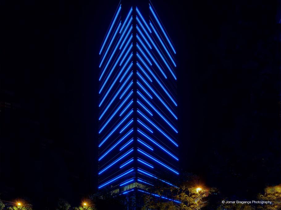 Brazil Office Building Edifico Renaissance Turns to Futuristic LED