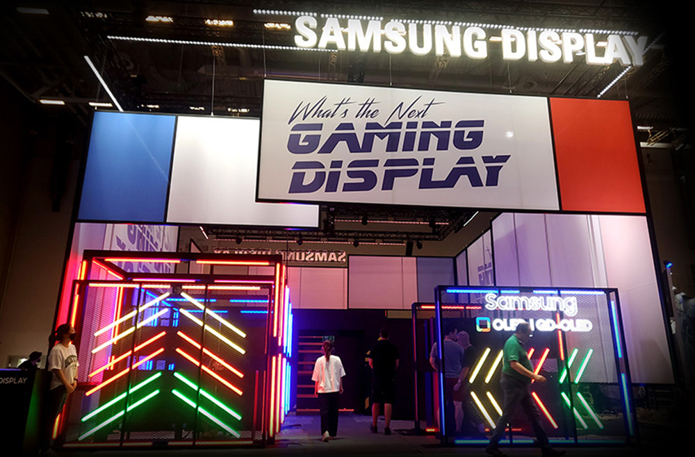 An image of the exhibition hall of Samsung Display at Gamescom 2022.